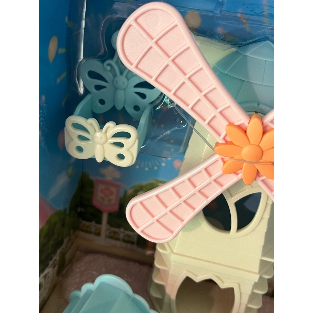 Calico Critters Baby Windmill Park New in Open Box No Figurine - Picture 5 of 7